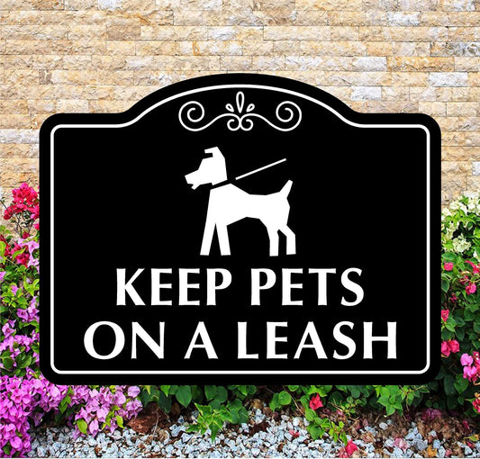 Keep Pets On Leash Sign